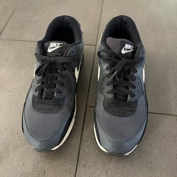 Nike Air Max 90 Runners - Size 11 - Picture 1 of 6
